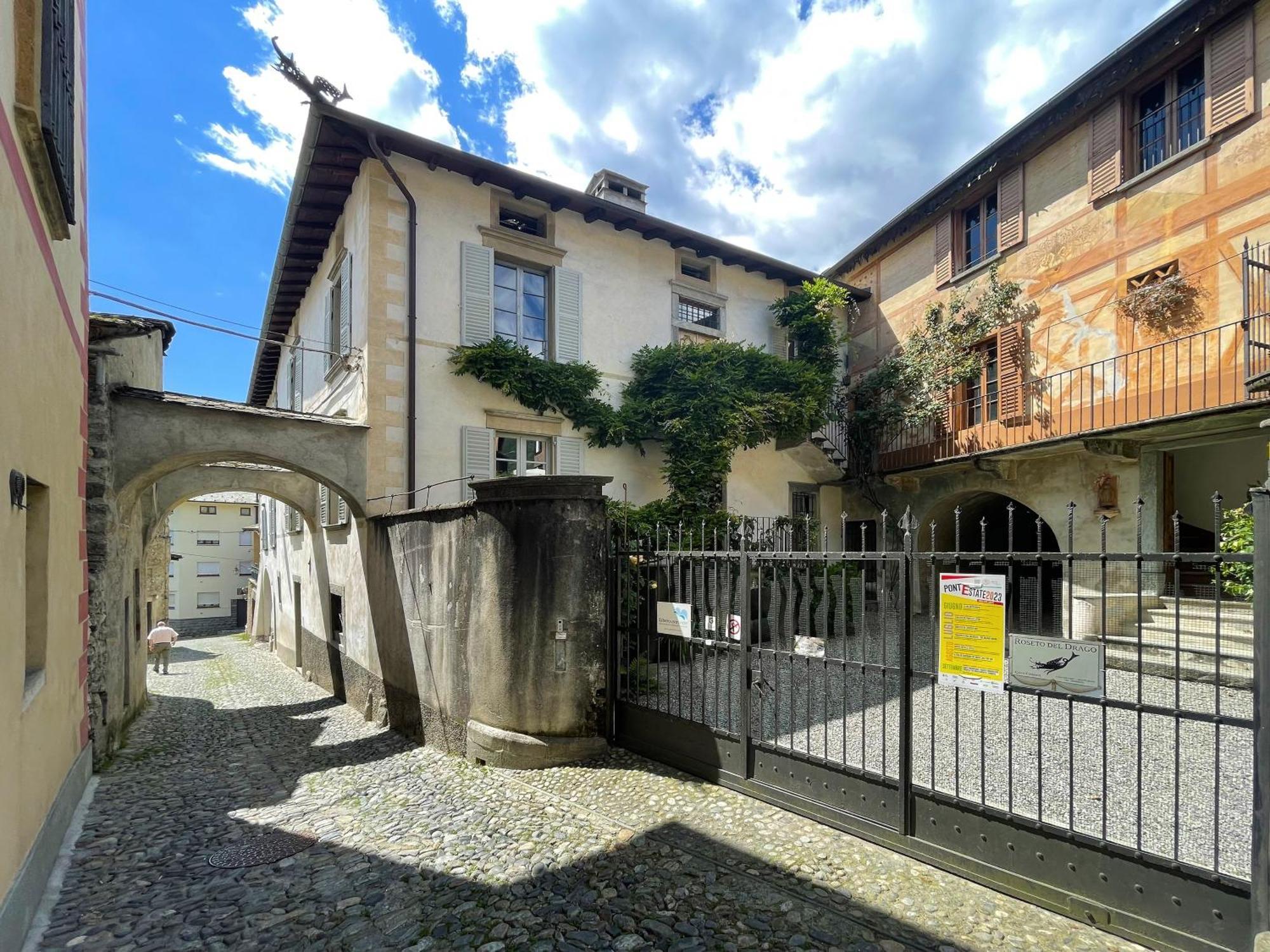 Piano Nobile Al Roseto Del Drago Villa San Bernardo  ภายนอก รูปภาพ